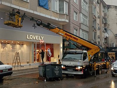 25 METRE SEPETLİ PLATFORM